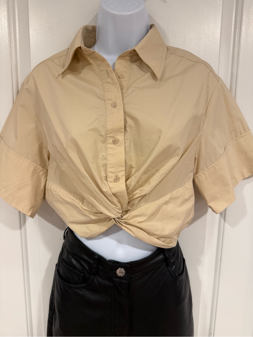 Urban Revivo Cropped Twist-Front Button Shirt - Cream - excellent condition